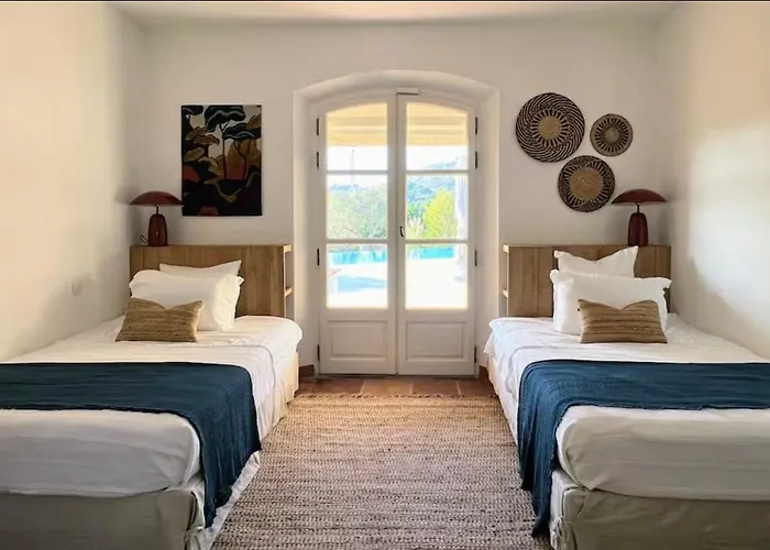 Villa Luxury Mediterranean With Pool & Helipad *